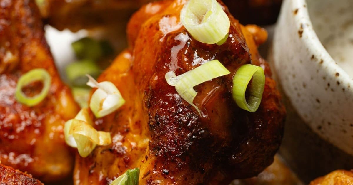 Easy Summer Air Fryer Recipes Close Up of Easy Air Fryer Buffalo Wings